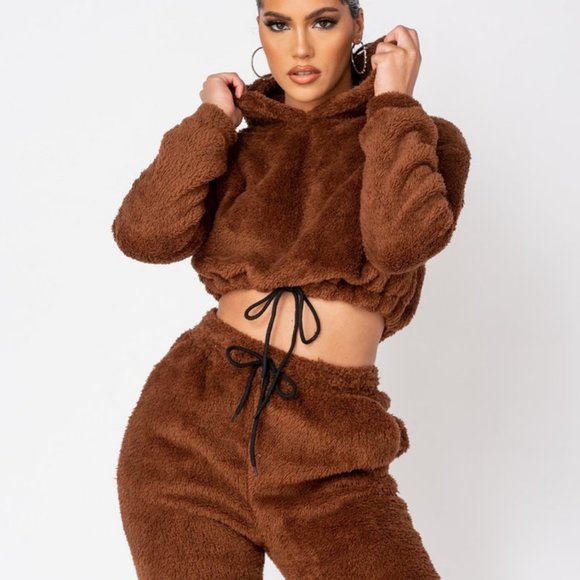 CLEARANCE FINAL PRICE IMPORTED JOGGER SET TOP AND BOTTOM - Picture 4 of 9